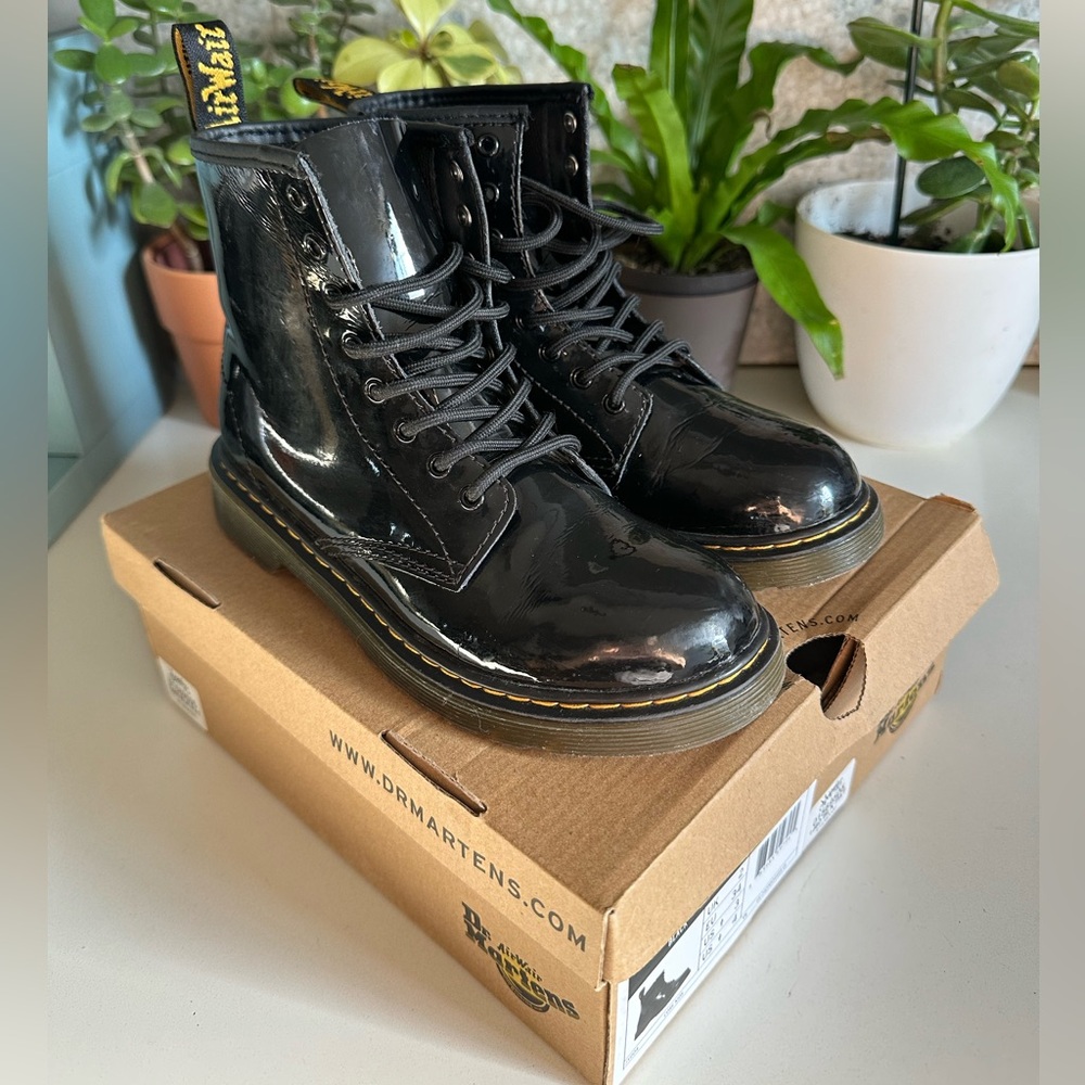 Dr Martens big kids black boots unisex